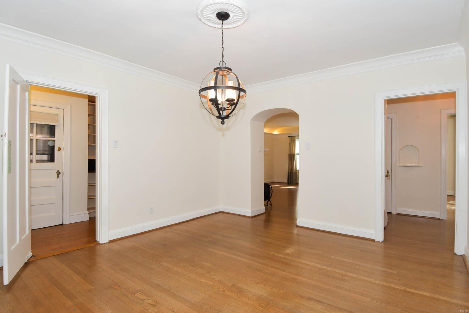 7629 Wydown, Unit 1S St. Louis, MO 63105 - Photo 9 of 26