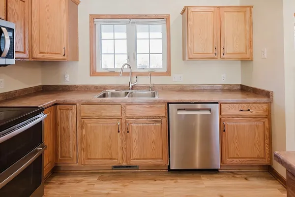 $359,000 | 905 Heather Lane, Platteville, WI 53818