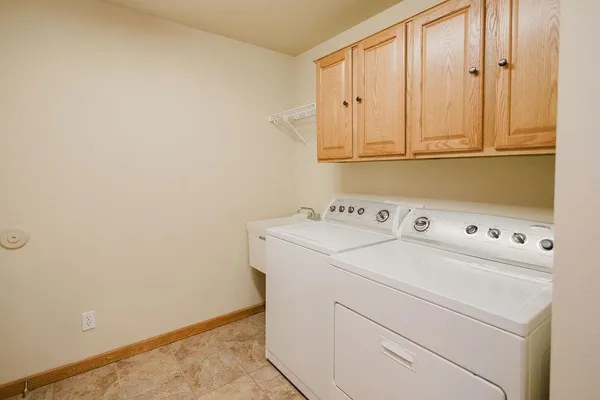 $359,000 | 905 Heather Lane, Platteville, WI 53818