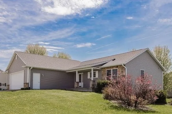 $359,000 | 905 Heather Lane, Platteville, WI 53818