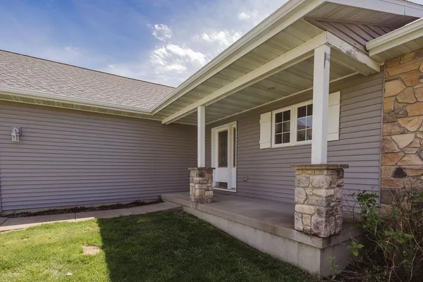 $359,000 | 905 Heather Lane, Platteville, WI 53818