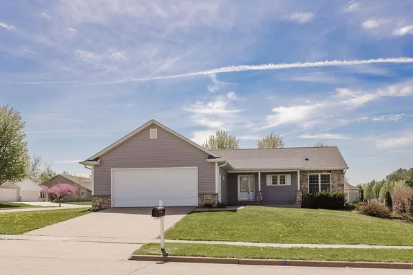 $359,000 | 905 Heather Lane, Platteville, WI 53818