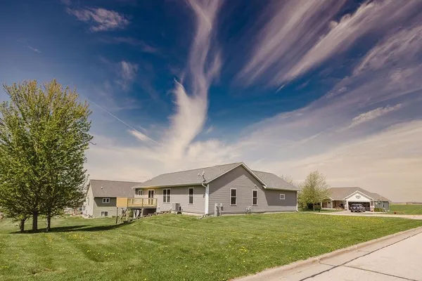 $359,000 | 905 Heather Lane, Platteville, WI 53818