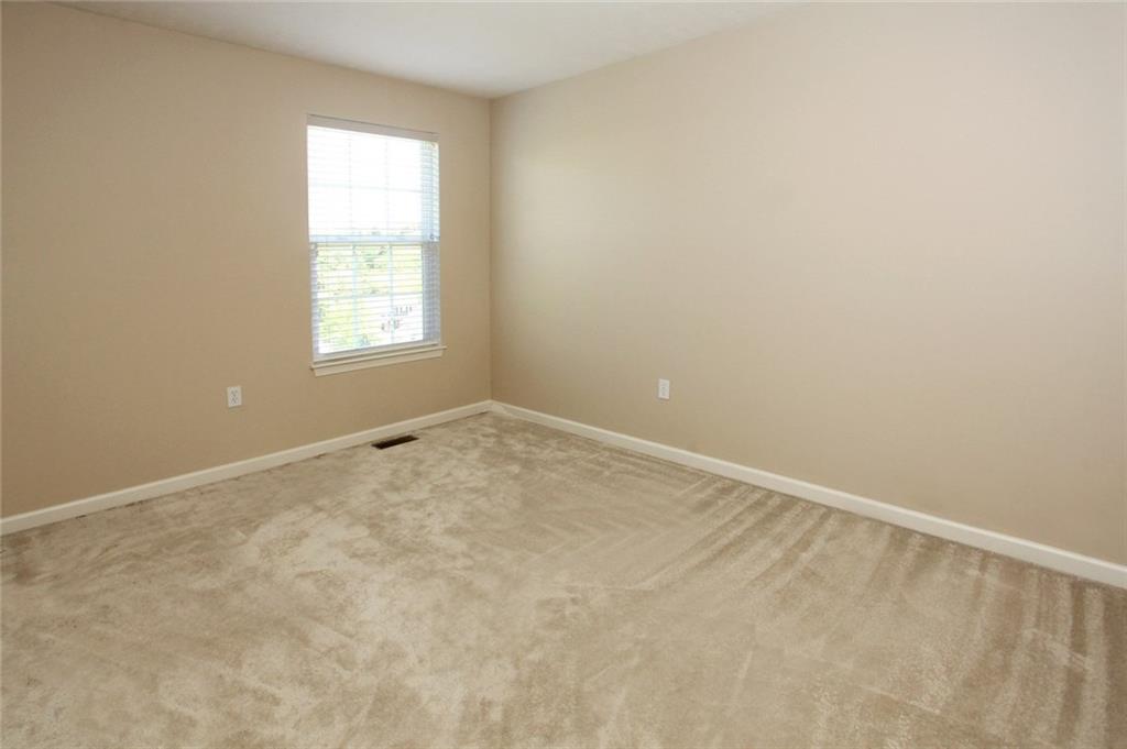 9780 Grosick Road Pittsburgh, PA 15237 - Photo 15 of 22 Spacious 2nd Bedroom.