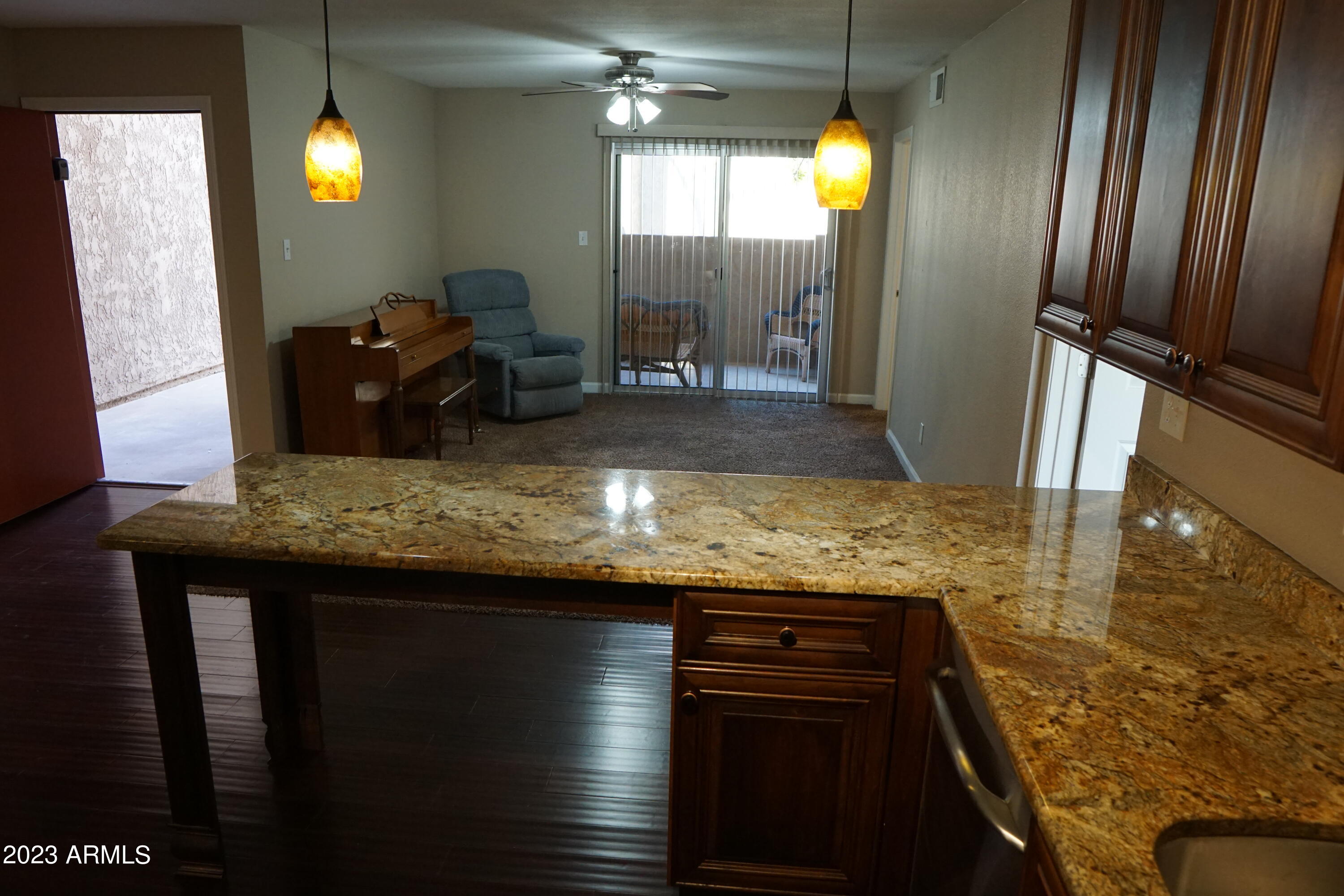 5525 East Thomas Road, Unit K1 Phoenix, AZ 85018 - Photo 10 of 46 Bar/Island Looking to Patio