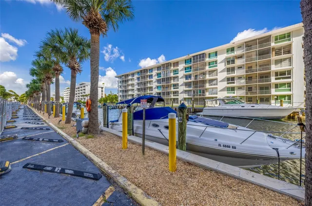 $4,500 | 1800 Northeast 114th Street, Unit 506, Miami, FL 33181