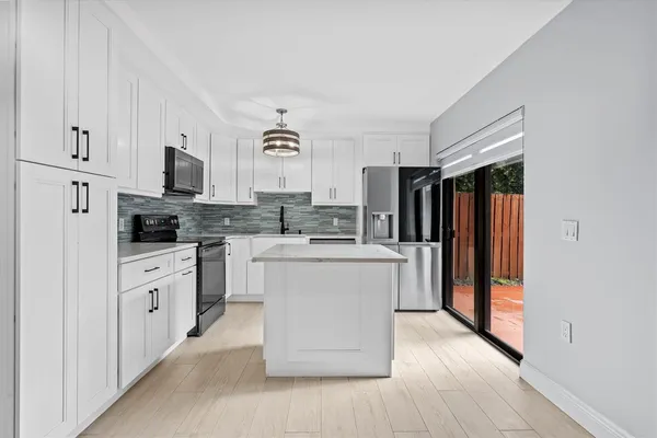 $3,150 | 9156 Southwest 23rd Street, Unit D, Davie, FL 33324