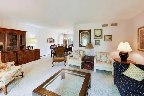 $300,000 | 26339 South Woodlawn Avenue, Crete, IL 60417