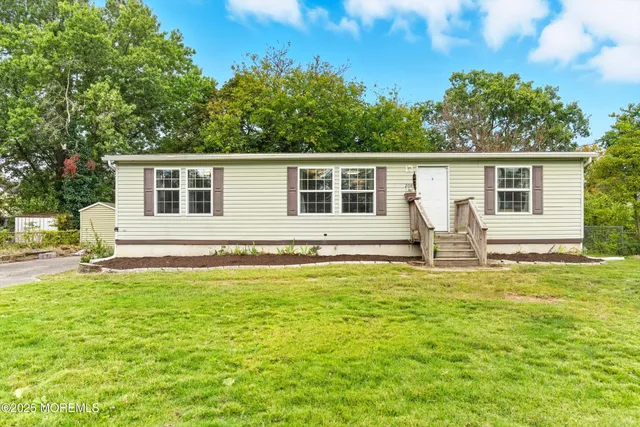 $399,000 | 208 Longboat Avenue, Beachwood, NJ 08722