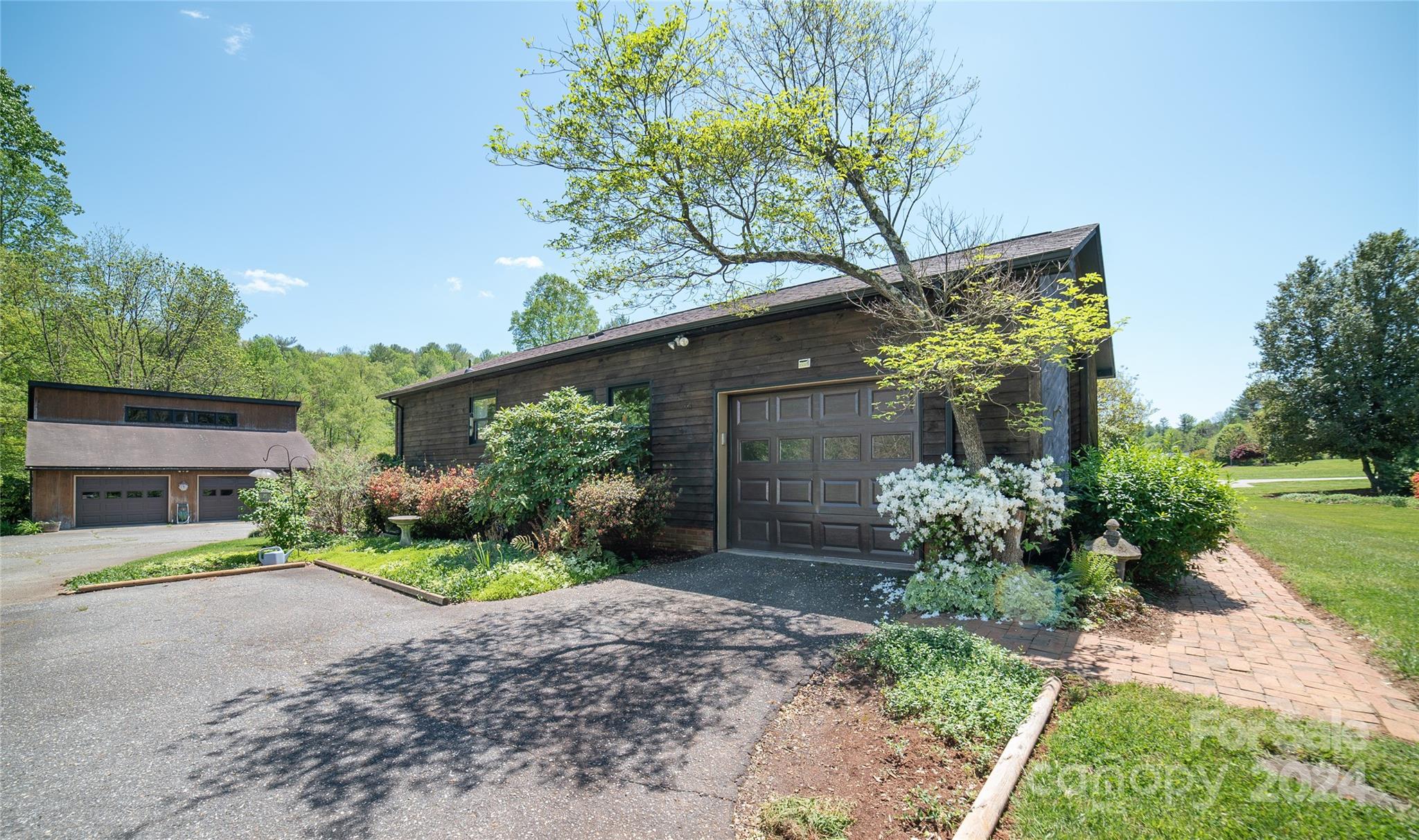 422 Bost Road Morganton, NC 28655 - Photo 2 of 26 Gallery Image 2