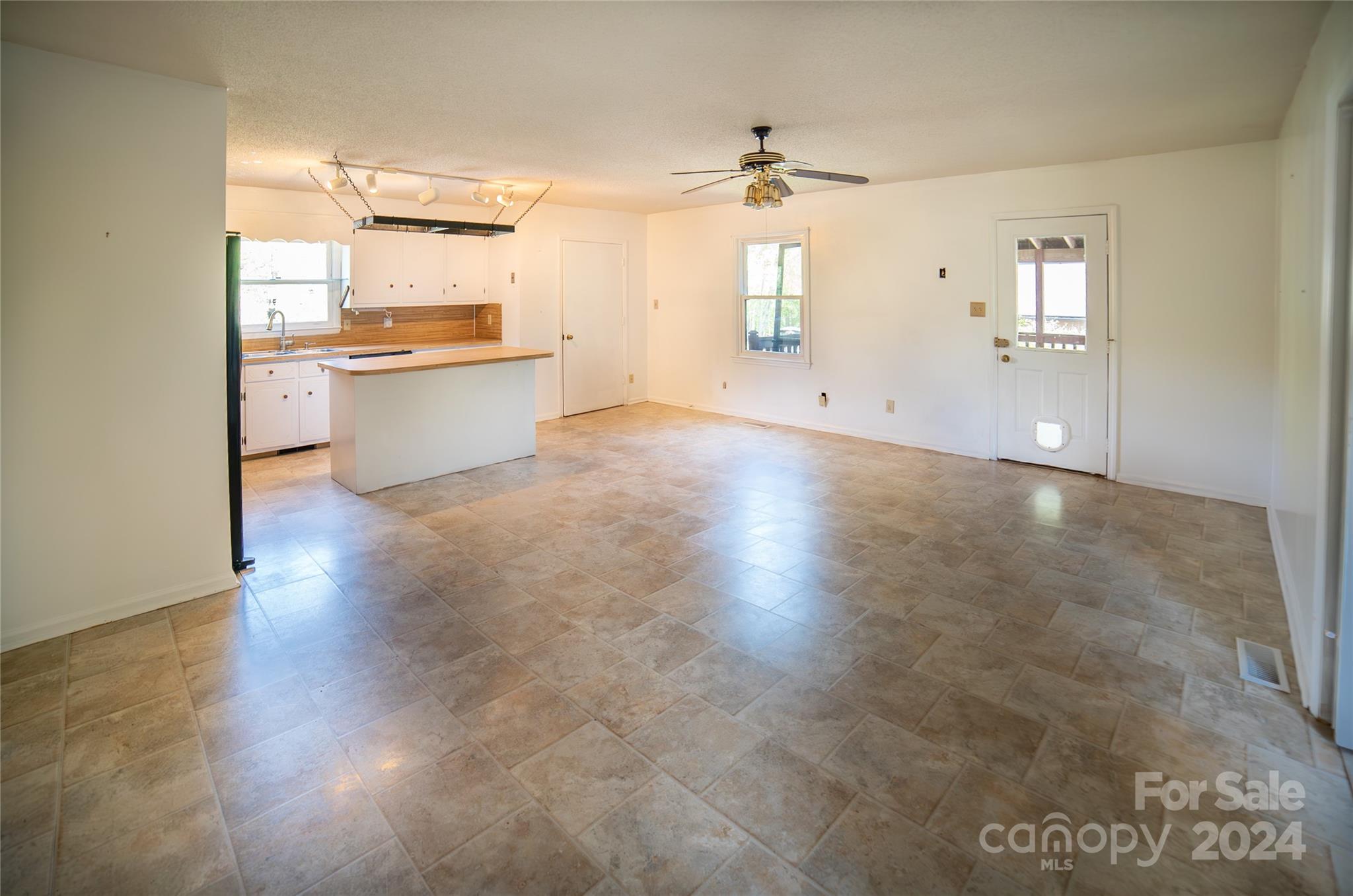 422 Bost Road Morganton, NC 28655 - Photo 8 of 26 Gallery Image 8