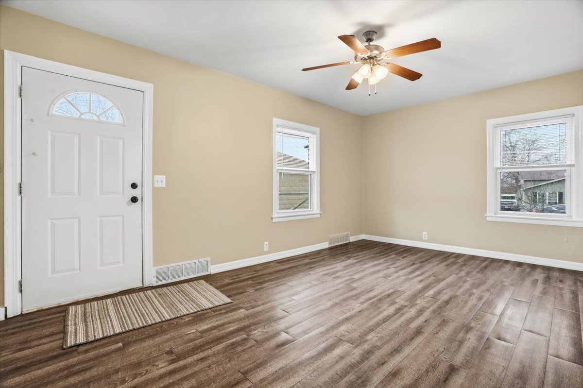 35669 North Benjamin Avenue Ingleside, IL 60041 - Photo 5 of 22