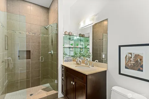 $995,000 | 745 Bellevue Avenue East, Unit 401, Seattle, WA 98102