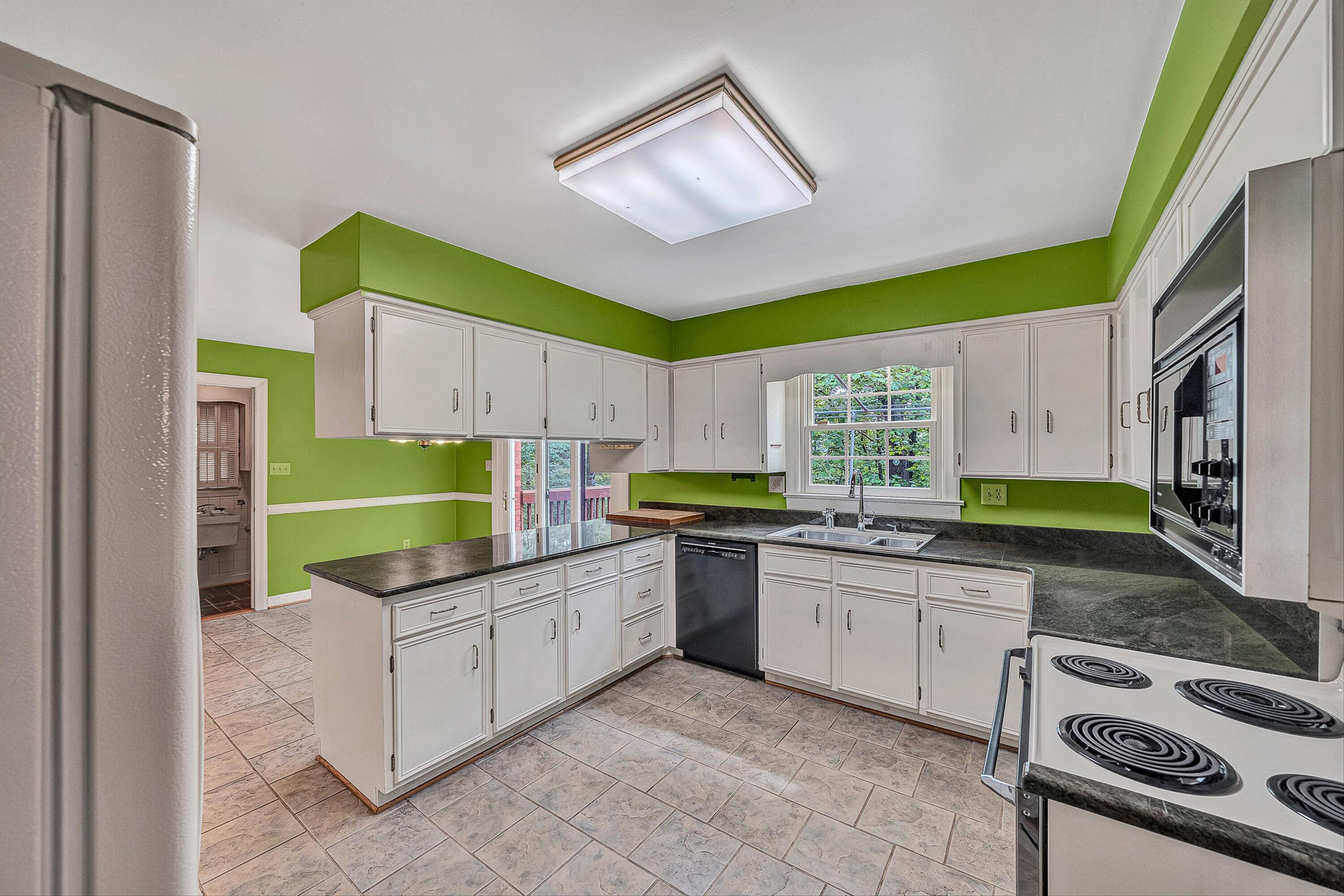 5206 Falcon Ridge Road Roanoke, VA 24018 - Photo 11 of 38 11-VM-06798