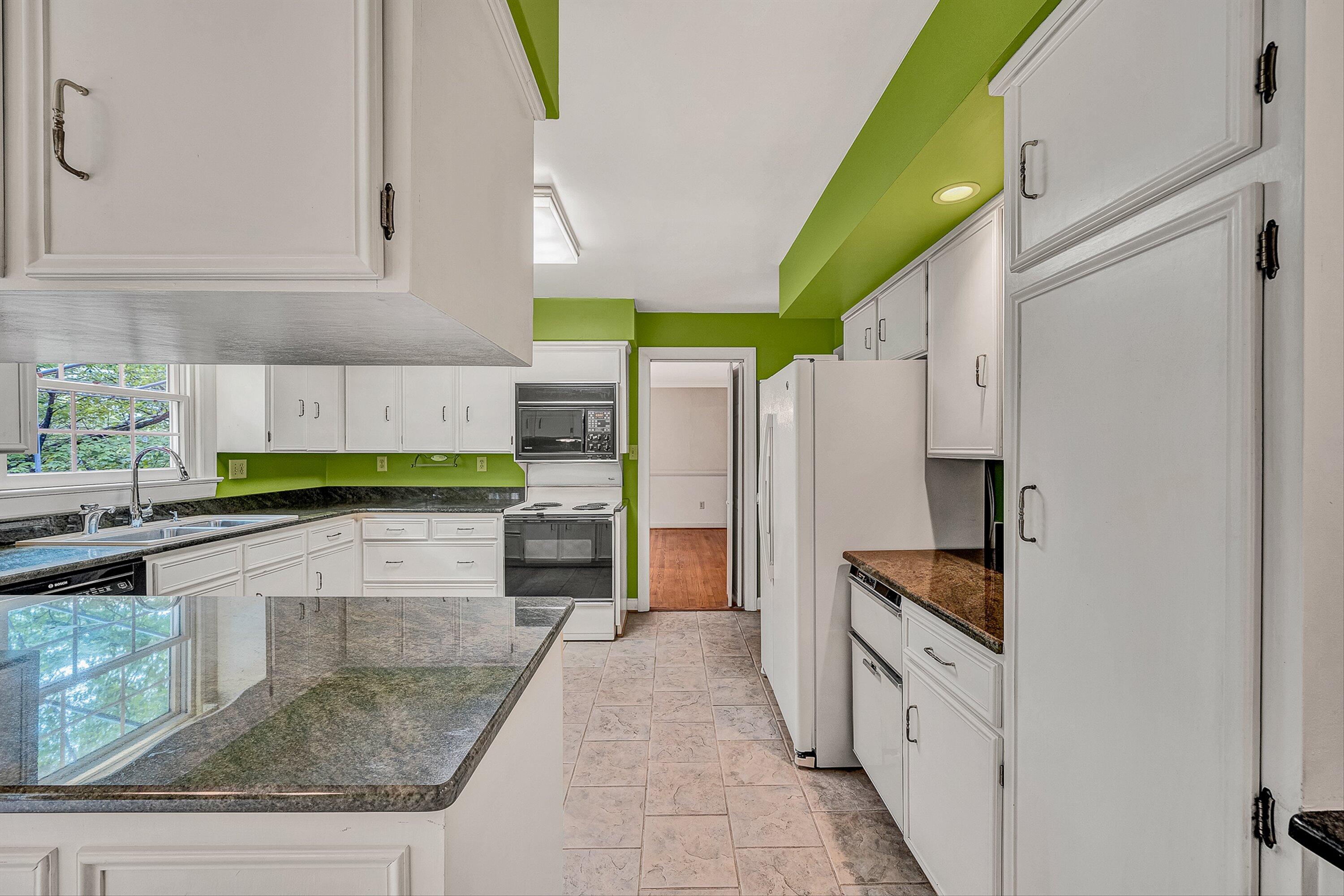5206 Falcon Ridge Road Roanoke, VA 24018 - Photo 13 of 38 13-VM-06813