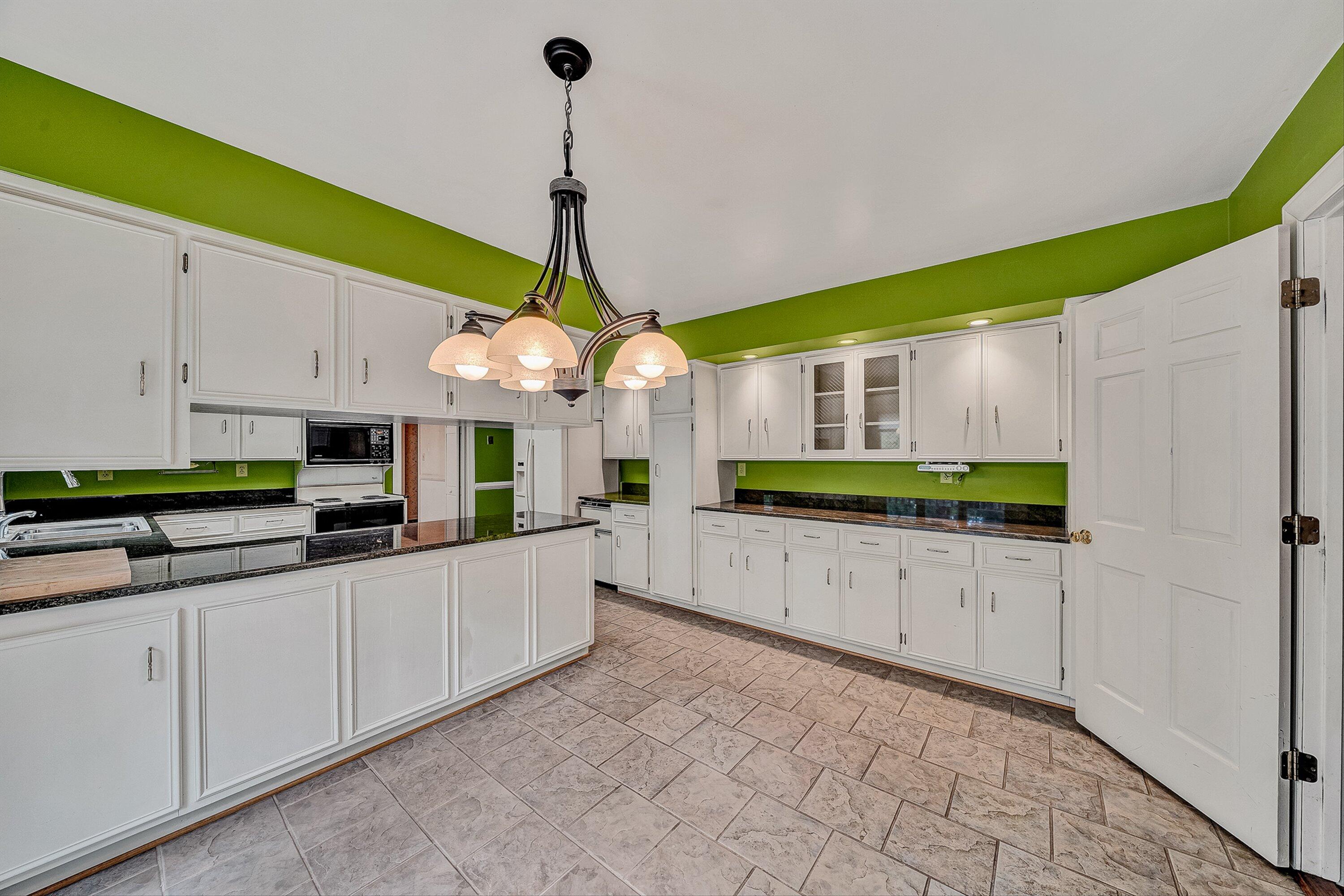 5206 Falcon Ridge Road Roanoke, VA 24018 - Photo 14 of 38 14-VM-06807