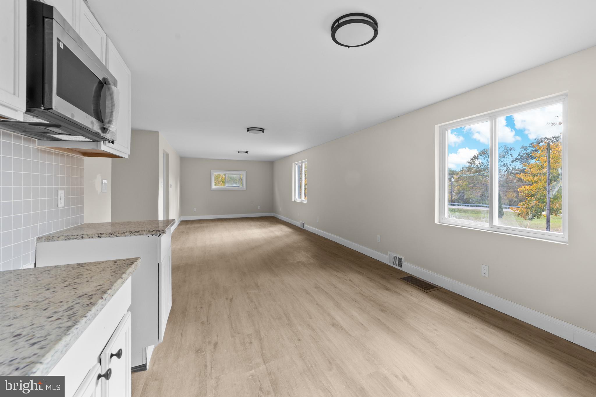 280 Qtn Marlboro Road Salem, NJ 08079 - Photo 19 of 37 an empty room with windows