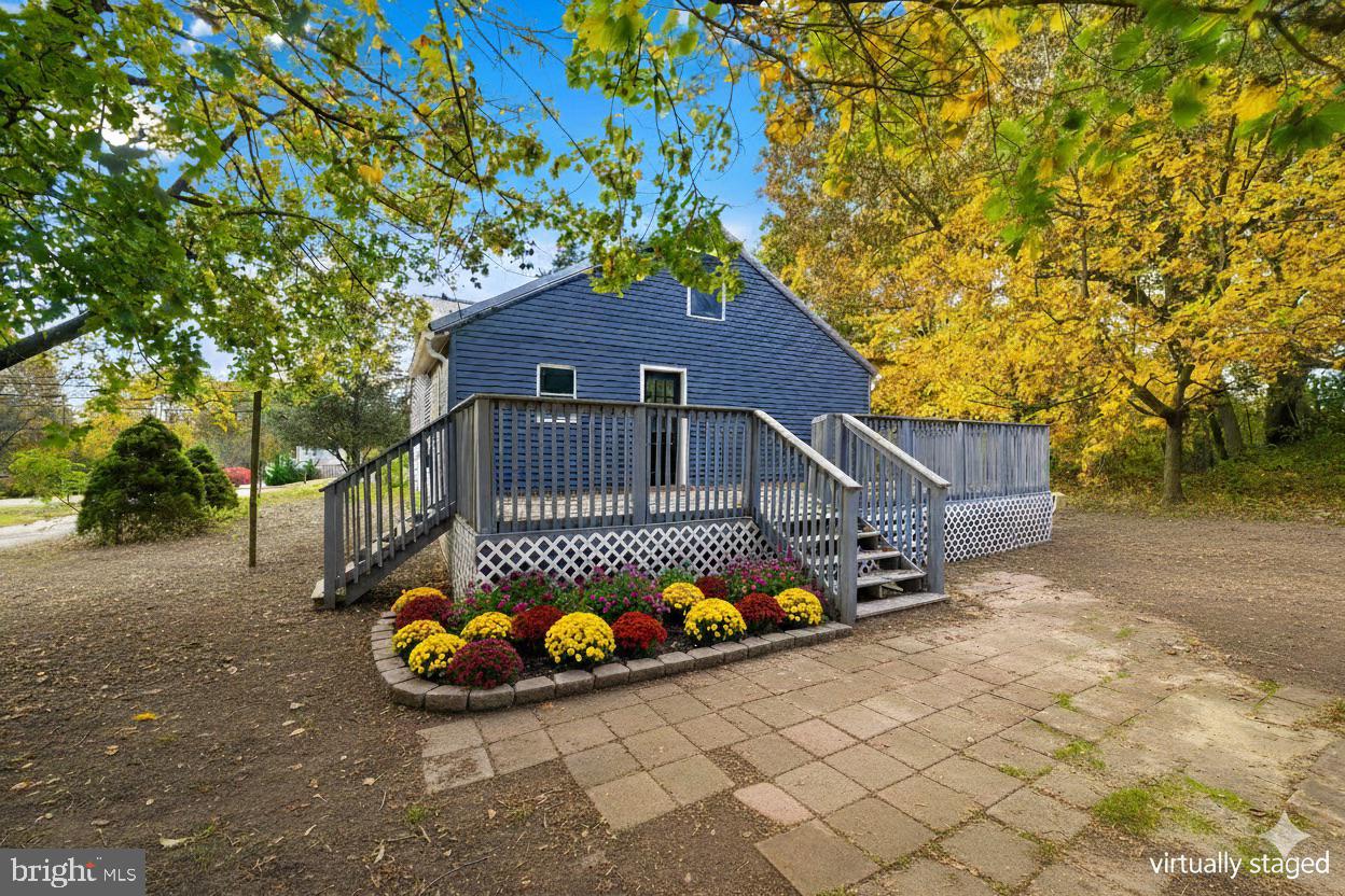 280 Qtn Marlboro Road Salem, NJ 08079 - Photo 2 of 32 a front view of a house with a yard