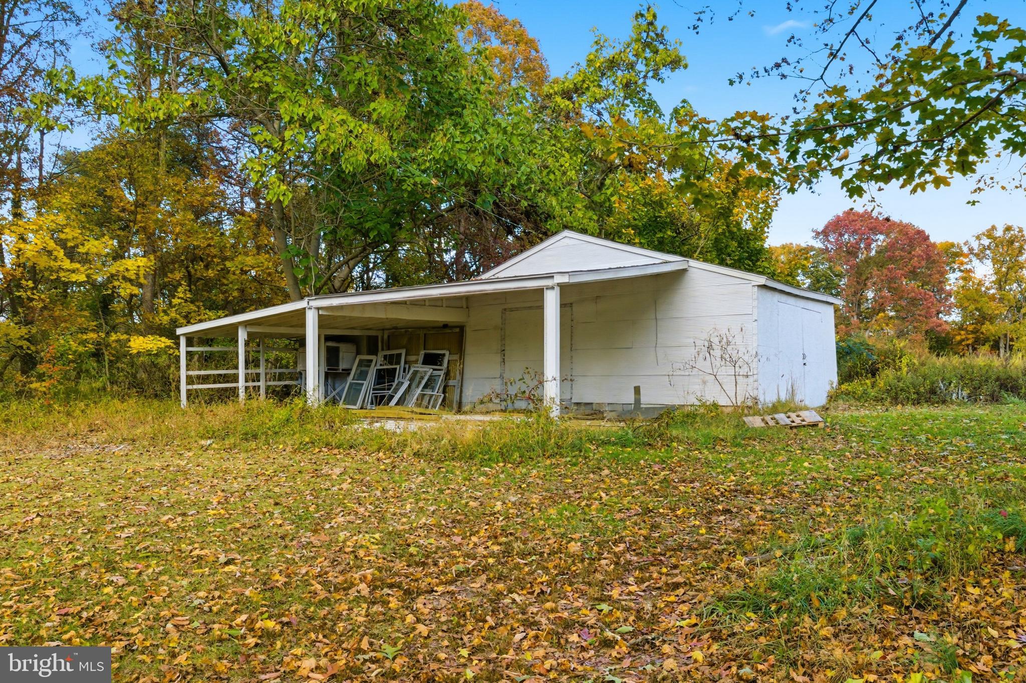 280 Qtn Marlboro Road Salem, NJ 08079 - Photo 33 of 37 a front view of house with yard and green space