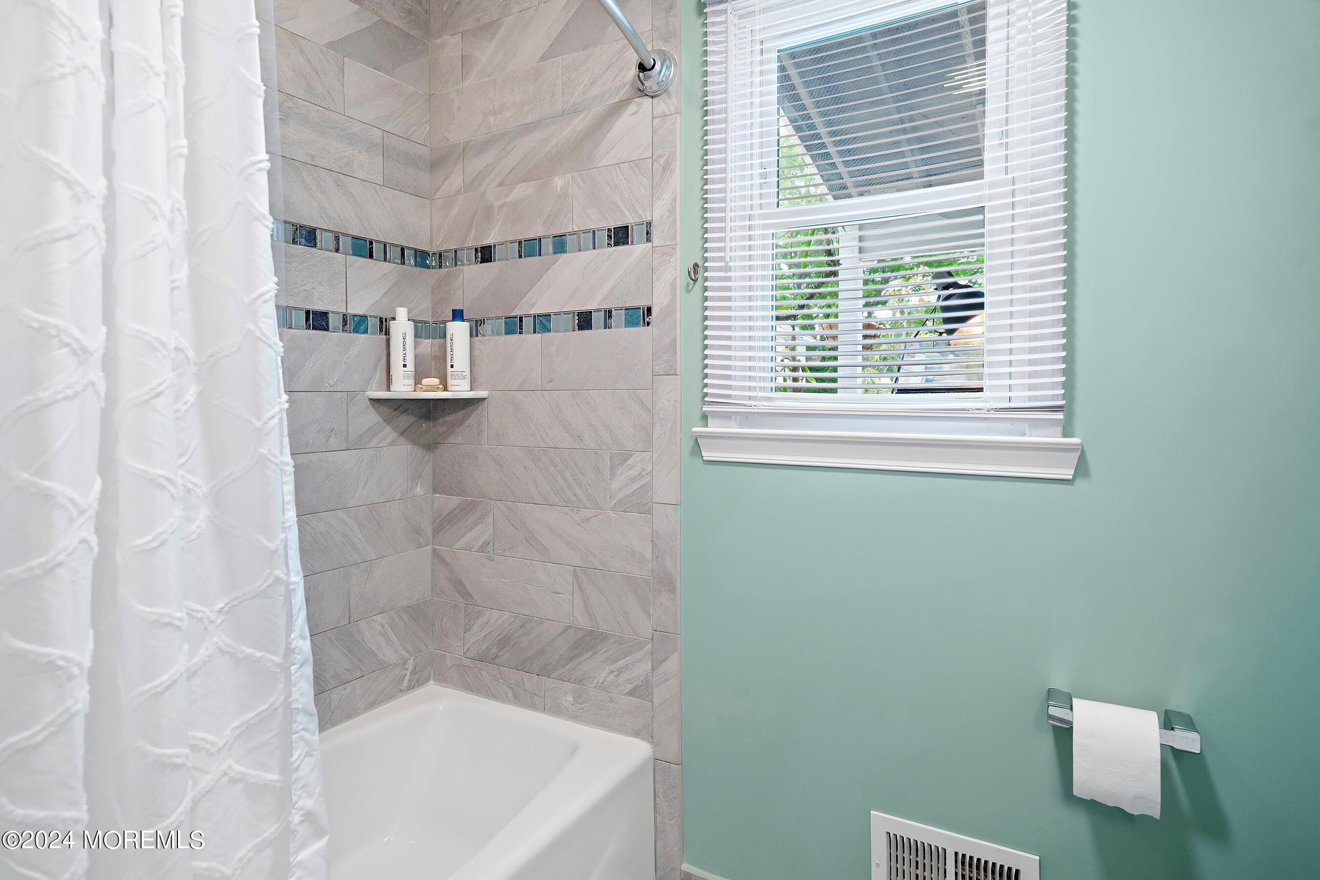 2208 N Road Point Pleasant, NJ 08742 - Photo 11 of 39 15-Bath 1B