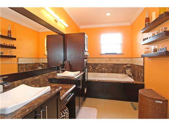 2430 Southwest 153rd Path Miami, FL 33185 - Photo 12 of 21 Gallery Image 12