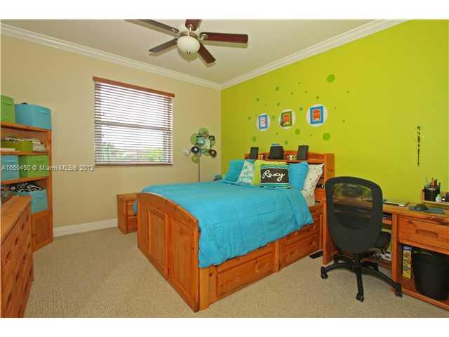 2430 Southwest 153rd Path Miami, FL 33185 - Photo 13 of 21 Gallery Image 13