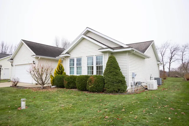 $324,900 | 13330 Park W Boulevard, Vicksburg, MI 49097