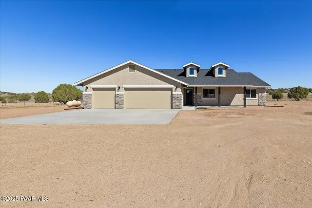 $605,000 | 1220 East Cougar Ridge Road, Paulden, AZ 86334