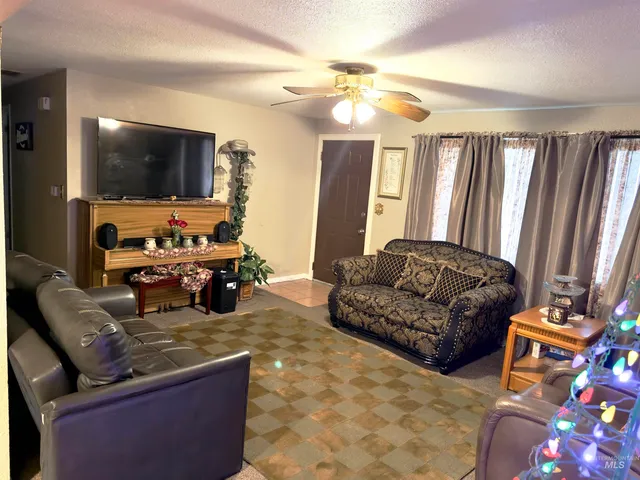 $299,000 | 336 Northwest 11th Avenue, Ontario, OR 97914