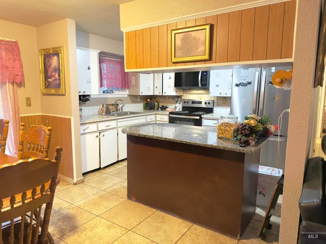 $299,000 | 336 Northwest 11th Avenue, Ontario, OR 97914