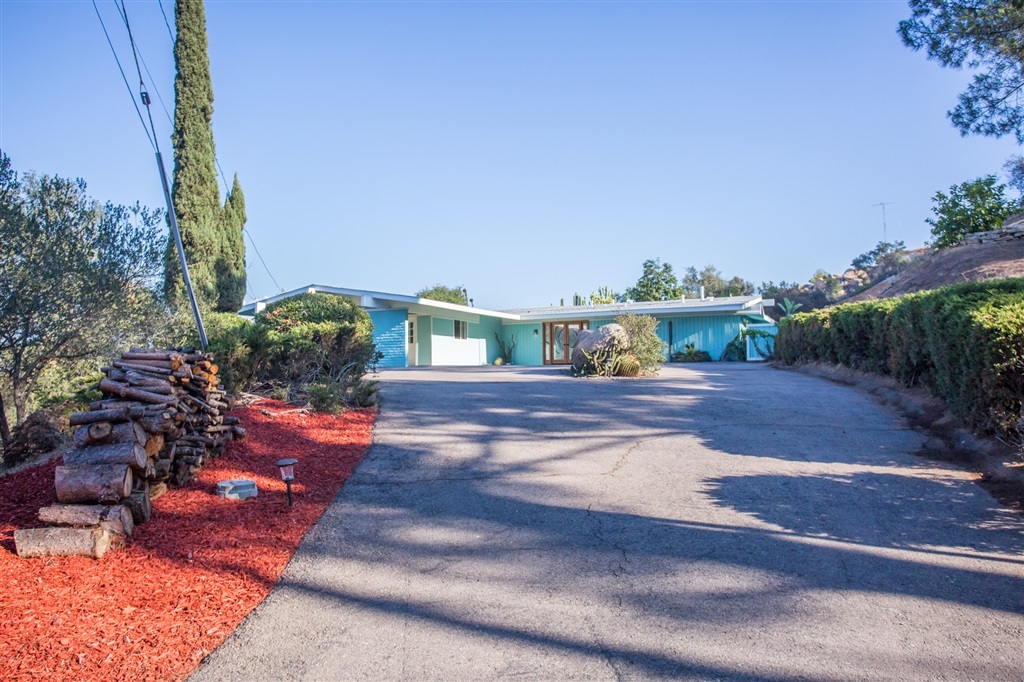 970 Old Mountain View Road El Cajon, CA 92021 - Photo 2 of 25