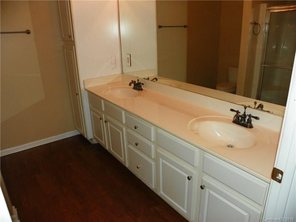 16611 Timber Crossing Road Charlotte, NC 28213 - Photo 12 of 23 Gallery Image 12