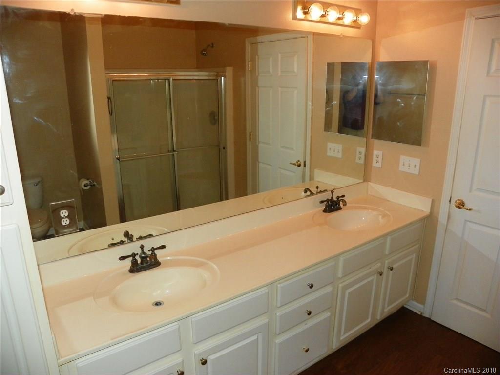 16611 Timber Crossing Road Charlotte, NC 28213 - Photo 13 of 23 Gallery Image 13