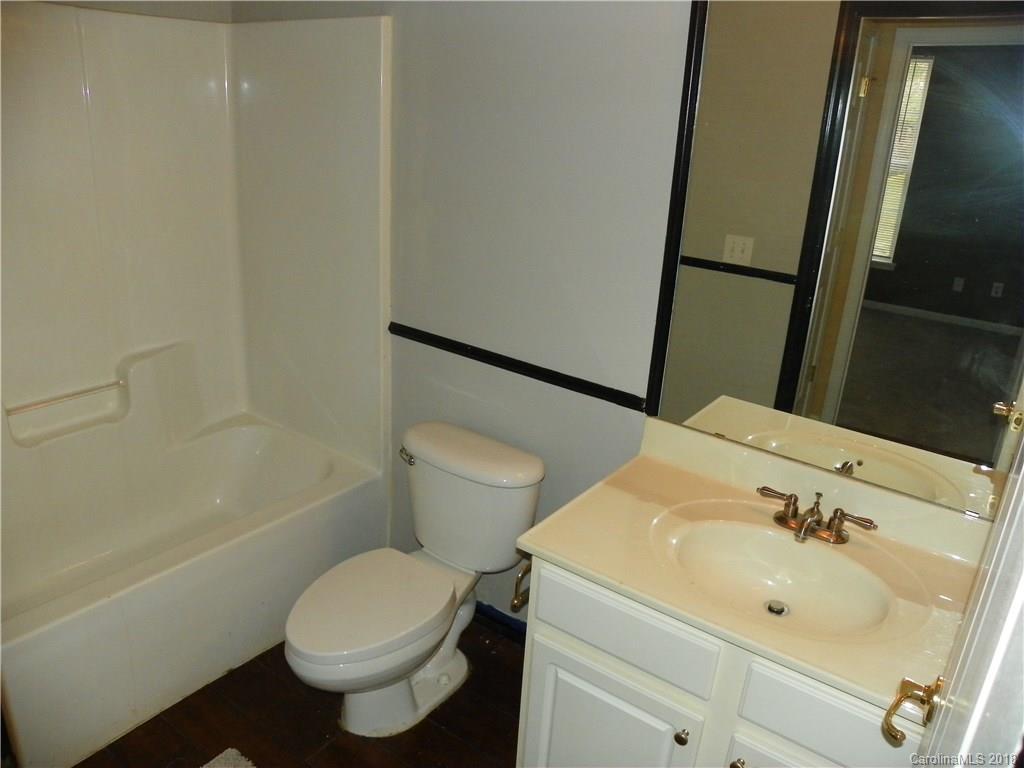 16611 Timber Crossing Road Charlotte, NC 28213 - Photo 16 of 23 Gallery Image 16