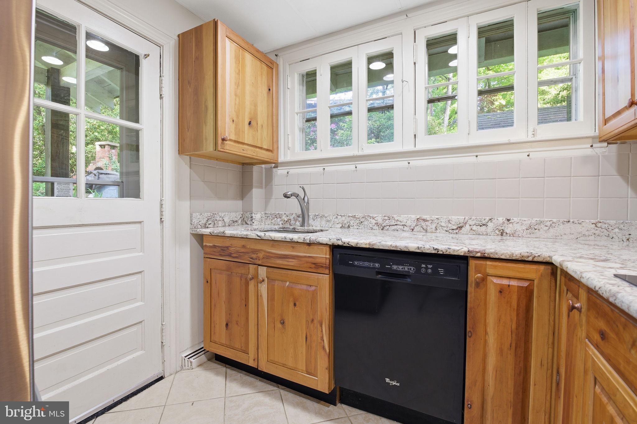 362 Severn Road Annapolis, MD 21401 - Photo 16 of 42 Charming kitchen with natural light.