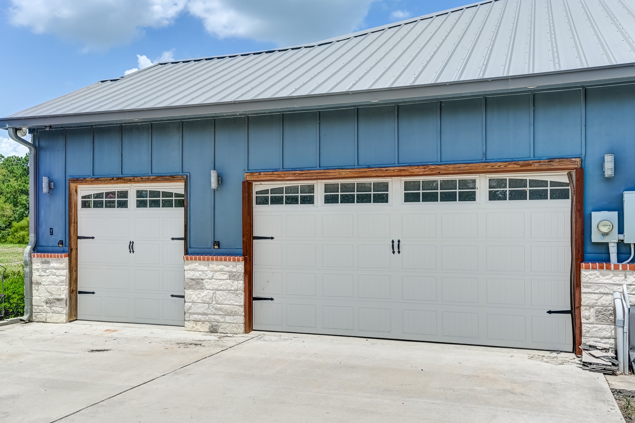 4914 Harvey Road Crosby, TX 77532 - Photo 36 of 50 Oversized garage