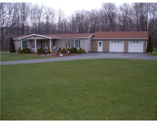 258 Coffee Run Road Pulaski, PA 16143 - Photo 17 of 18 Exterior Front. Close up of garage.