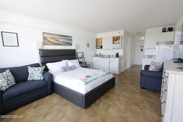 $1,799 | 800 North Atlantic Avenue, Unit 611, Daytona Beach, FL 32118