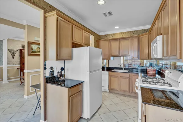 $679,000 | 85 Constantine Way, Mount Sinai, NY 11766