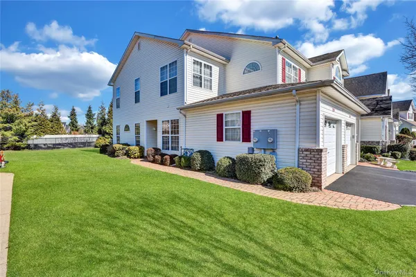 $679,000 | 85 Constantine Way, Mount Sinai, NY 11766