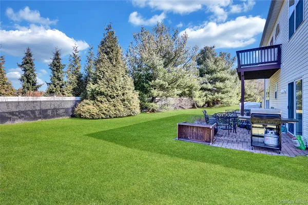 $679,000 | 85 Constantine Way, Mount Sinai, NY 11766