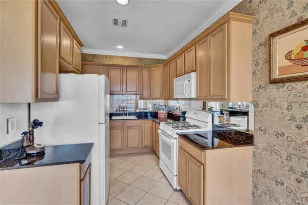 $679,000 | 85 Constantine Way, Mount Sinai, NY 11766