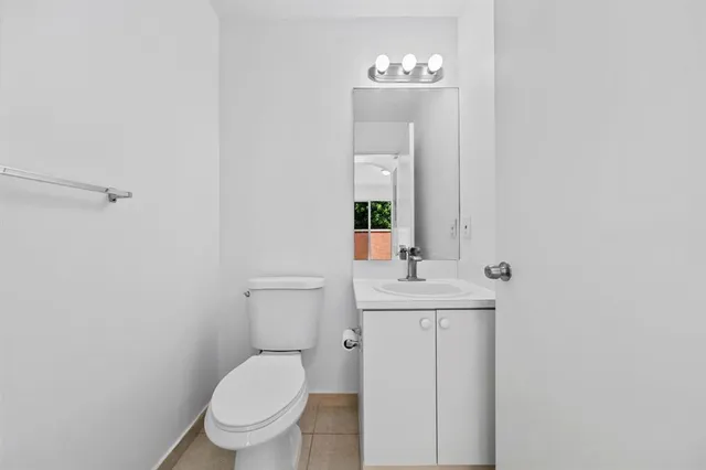 a view of backyard with garden