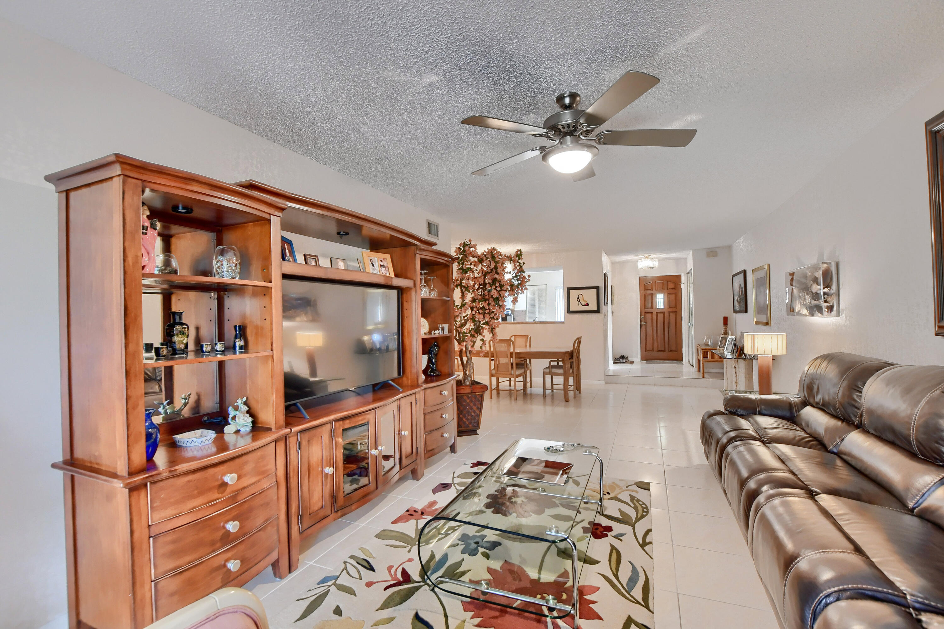 7834 La Mirada Drive, Unit 7834 Boca Raton, FL 33433 - Photo 8 of 32 living room