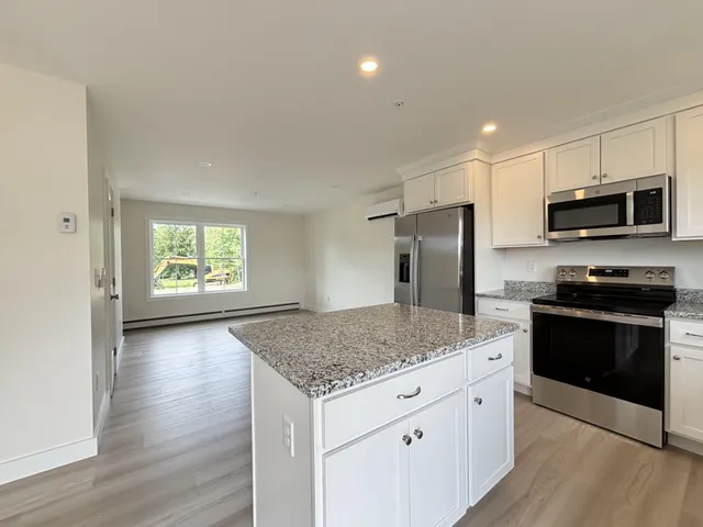 $2,100 | 2 C Valley Creek Lane, Unit 2C, Swanzey, NH 03446