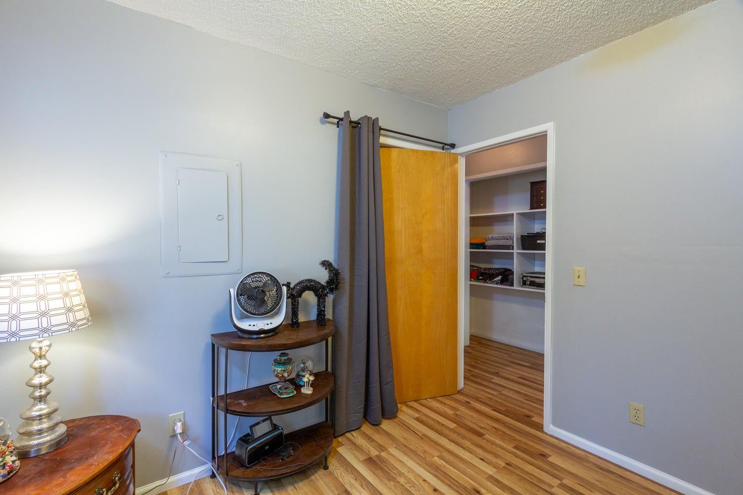 20388 Rae Road Bend, OR 97702 - Photo 24 of 30 3rd bedroom to door view