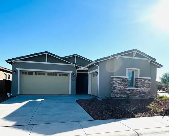 $3,200 | 4323 North 92nd Drive, Phoenix, AZ 85037