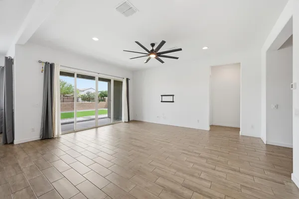 $3,200 | 4323 North 92nd Drive, Phoenix, AZ 85037