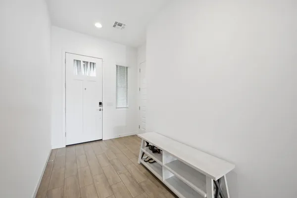 $3,200 | 4323 North 92nd Drive, Phoenix, AZ 85037