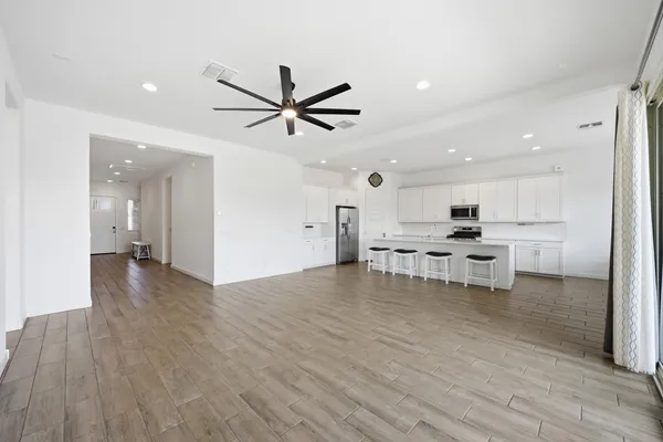 $3,200 | 4323 North 92nd Drive, Phoenix, AZ 85037